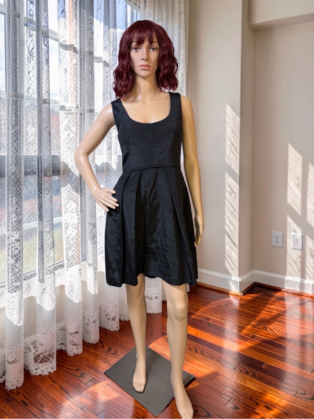 Shoshanna EUC Sz 4 Classic Black Sleeveless Skater Mini Cocktail Dress (0875)